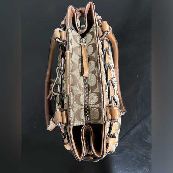 Coach purse - Picture 7 of 9